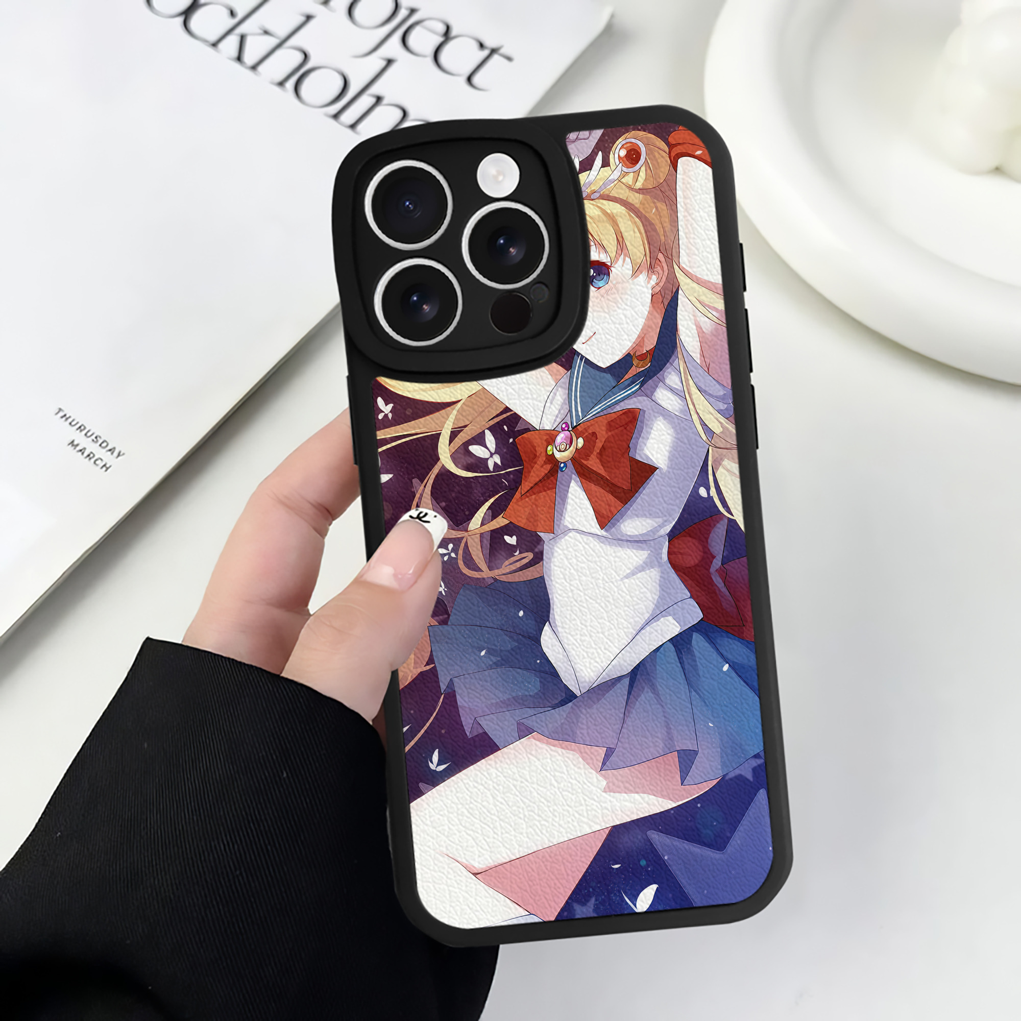 （画像用） 美少女戦士セーラームーン Sailor Moon 【iPhone 16シリーズ対応】シリコンスマホケース（レザー調） 材質：シリコン